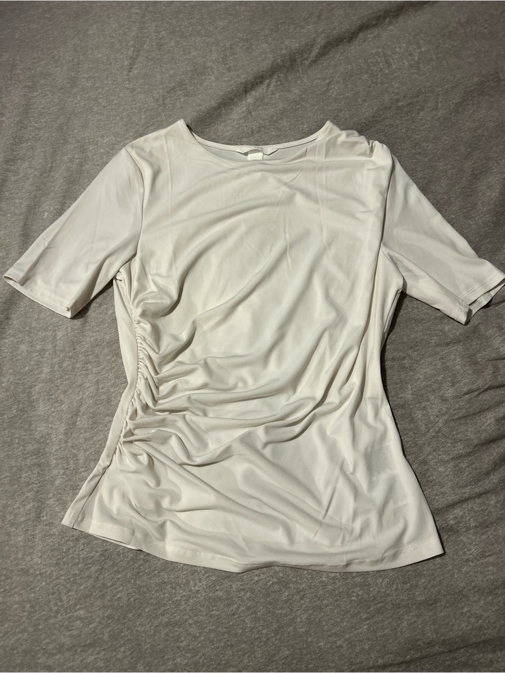 Women’s White Ruched Side Short Sleeve Top